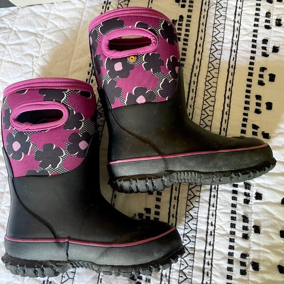 EUC Bogs Girls Grasp Petal Insulated Waterproof Boots Purple & Black Floral - Picture 2 of 8